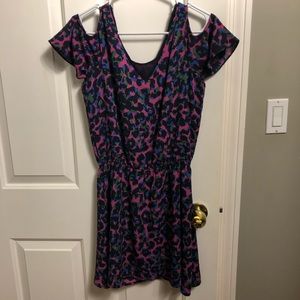 Multicolored dress with off the shoulder sleeve